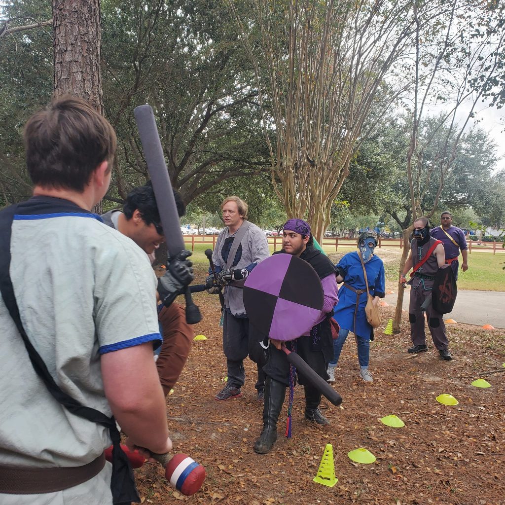 This side is trying to take a hallway!